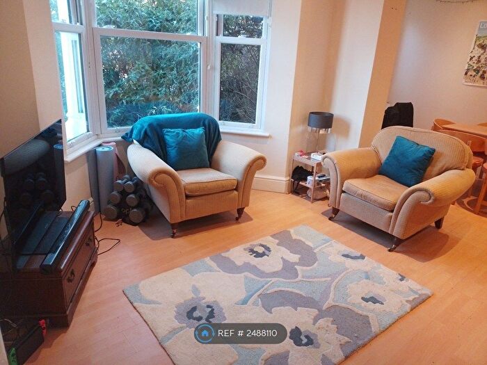 3 Bedroom Maisonette To Rent In Fountain Road, London, SW17