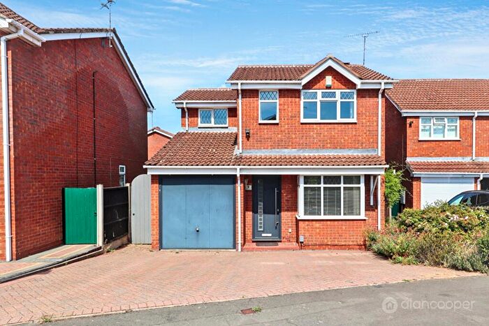 3 Bedroom Detached House For Sale In Cambridge Drive, Stockingford, Nuneaton, CV10