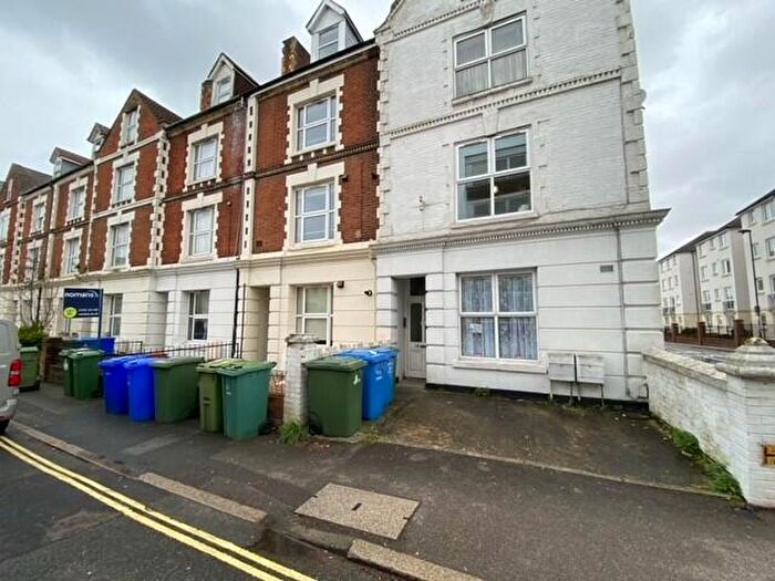 2 Bedroom Flat To Rent In Arthur Street, Aldershot, GU11