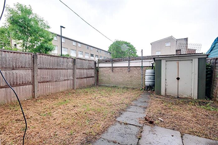 1 Bedroom Flat To Rent In Roman Way, Enfield, EN1