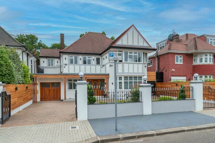 5 Bedroom House To Rent In Manor House Drive, Brondesbury, London, NW6