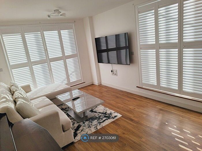 2 Bedroom Flat To Rent In Purley Way, Croydon, CR0