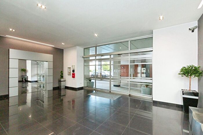 1 Bedroom Flat For Sale In Alencon Link, Basingstoke, Hampshire, RG21