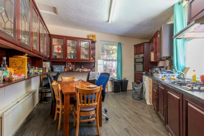 8 Bedroom House To Rent In Hyde Park Terrace, Hyde Park, Leeds, LS6