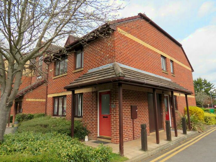 2 Bedroom Maisonette To Rent In Rossignol Gardens, Carshalton, Surrey, SM5
