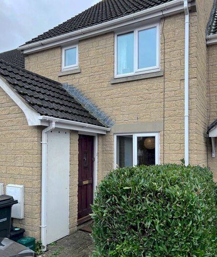 1 Bedroom Ground Flat To Rent In Drift Way, Cirencester, GL7