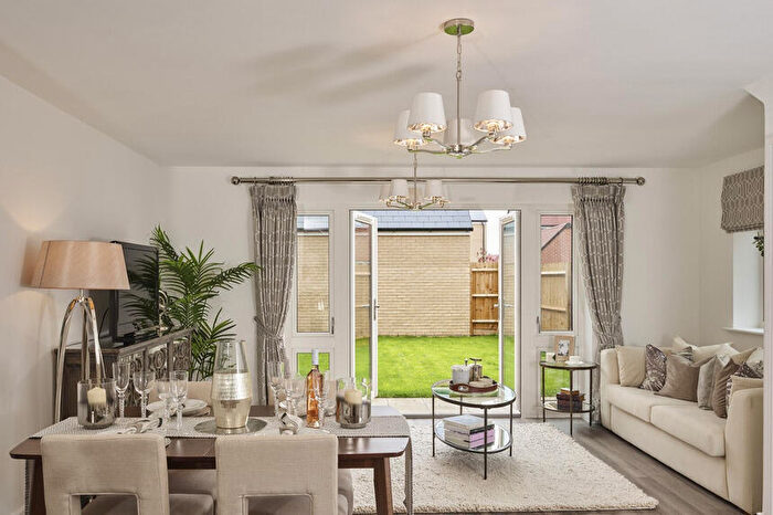 3 Bedroom Semi-Detached House For Sale In Beaumont Manor, Hemel Hempstead, HP2