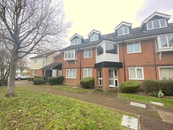 1 Bedroom Flat To Rent In Hazel Gardens, Sawbridgeworth, CM21