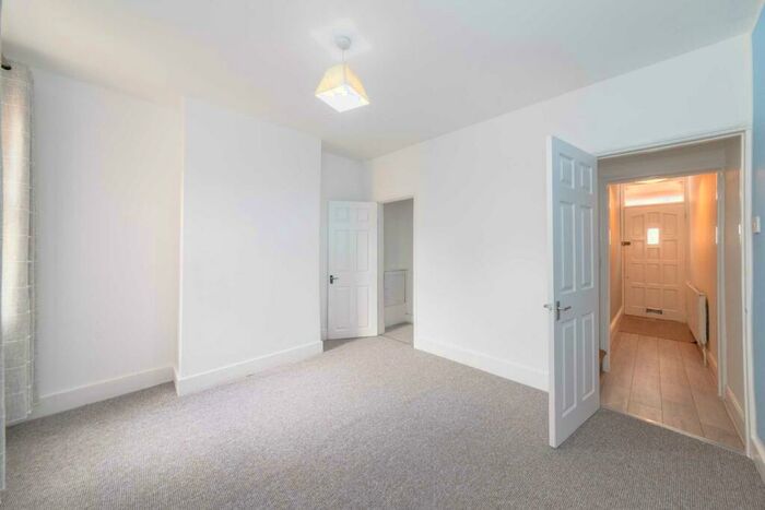 3 Bedroom Terraced House To Rent In Bedroom House- Filey Road, Reading, RG1