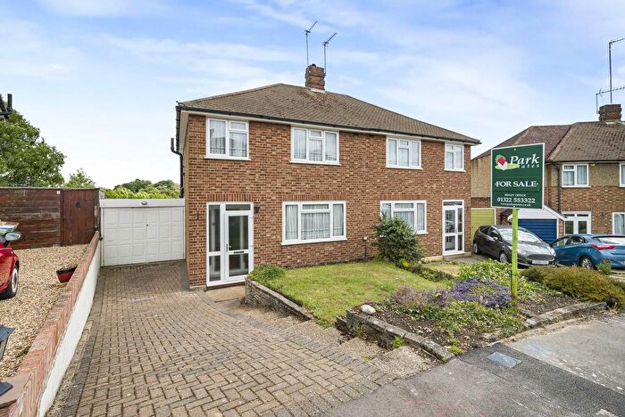 3 Bedroom Property For Sale In South View Close, Bexley, DA5