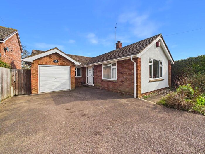 3 Bedroom Detached House For Sale In New Road, Dinton, HP17