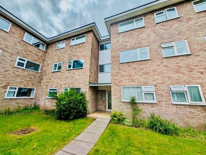2 Bedroom Flat To Rent In St. Johns Court, Warwick, CV34