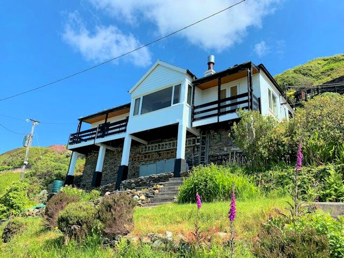 2 Bedroom Detached House For Sale In The Point, Llwyngwril, LL37