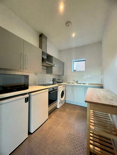 2 Bedroom Apartment To Rent In Old Haymarket, Liverpool, L1