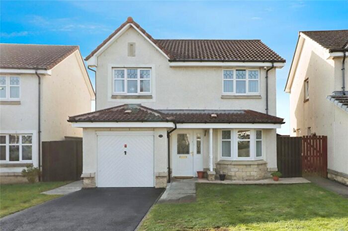 3 Bedroom Detached House For Sale In Peasehill Road, Rosyth, Dunfermline, Fife, KY11