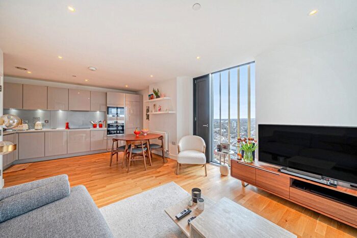 2 Bedroom Flat For Sale In Station Road, Lewisham, London, SE13