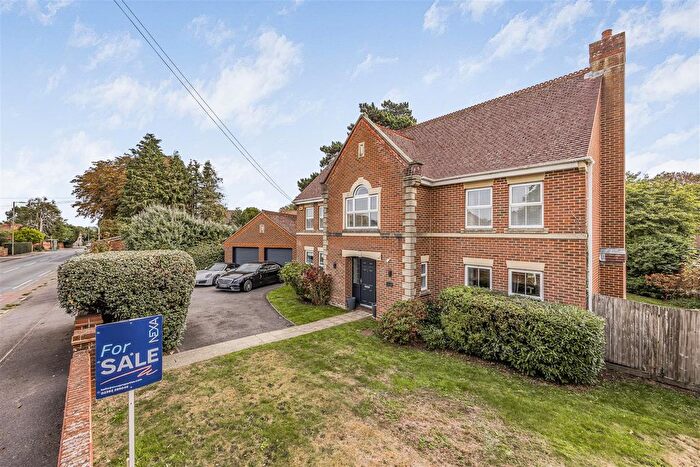 5 Bedroom Detached House For Sale In Highlands Road, Fareham, PO16