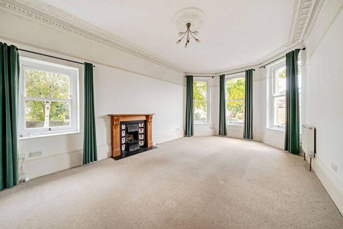 2 Bedroom Flat For Sale In Carnarvon Road, Redland, Bristol, BS6