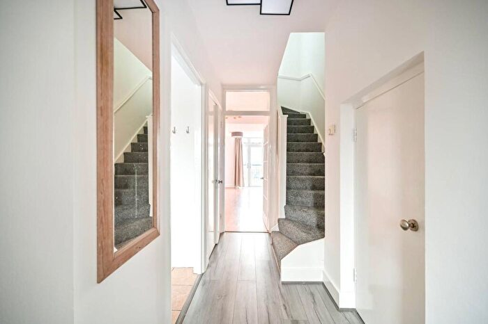 2 Bedroom Maisonette To Rent In Clarence Street, Kingston, Kingston Upon Thames, KT1