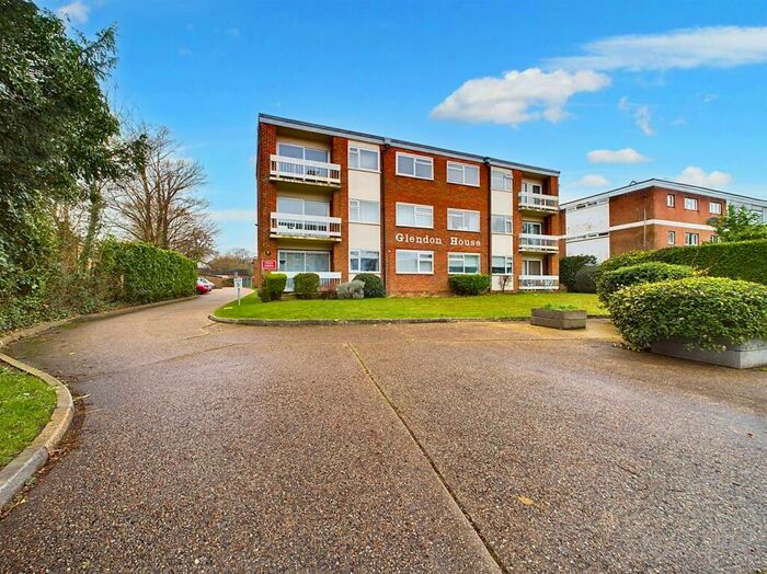 2 Bedroom Flat To Rent In Brighton Road, Crawley, RH10