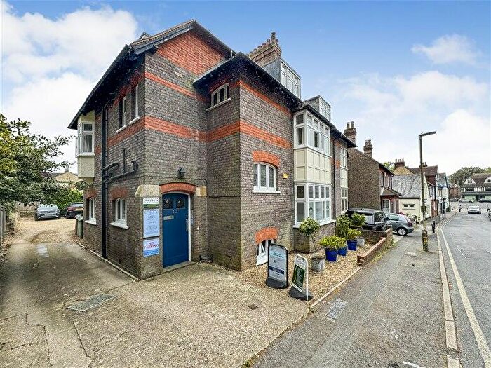 2 Bedroom Flat To Rent In Vaughan Road, Harpenden, AL5