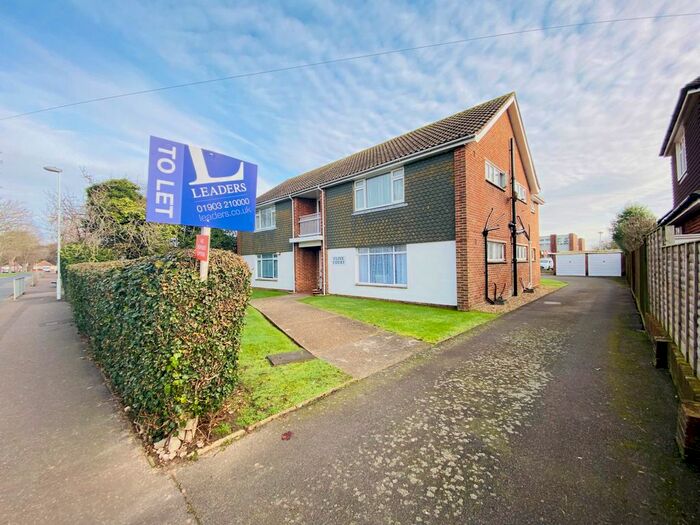 Studio To Rent In Clive Court, Clive Avenue, Goring BN12