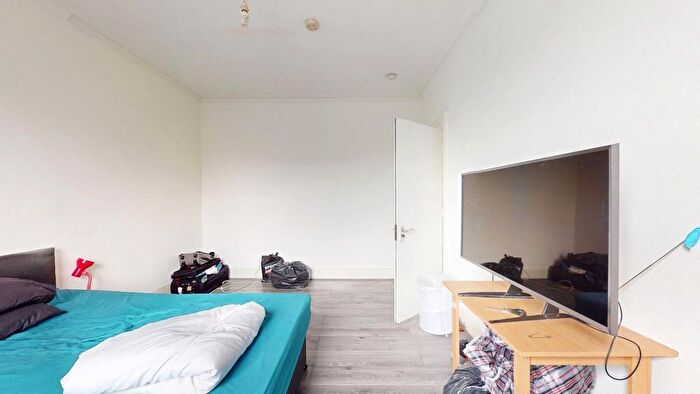3 Bedroom Flat To Rent In London Road, Isleworth, TW7