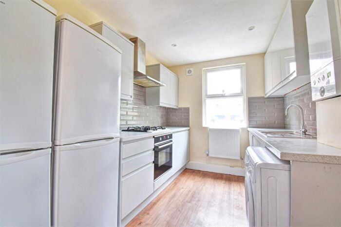 6 Bedroom End Of Terrace House To Rent In Burns Road, Sheffield, S6