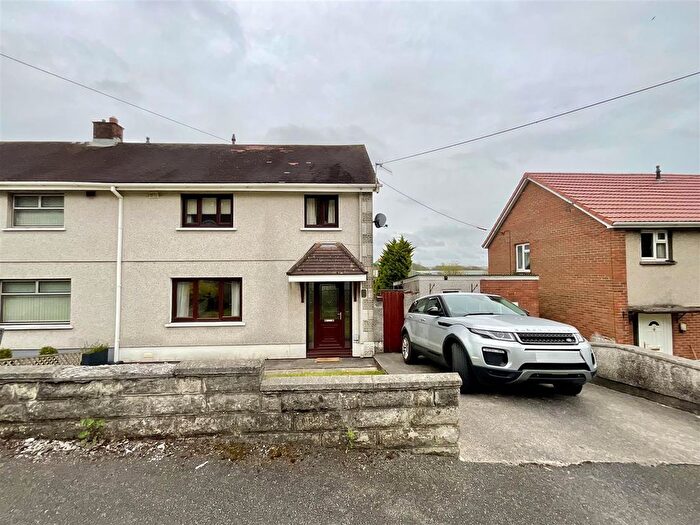 3 Bedroom Semi Detached House For Sale In Nantygro, Llangennech, Llanelli, SA14