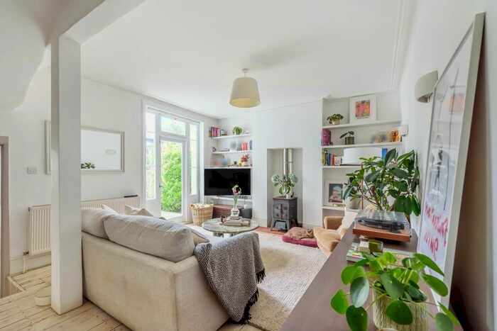 2 Bedroom Property To Rent In Willoughby Road, Hampstead, NW3