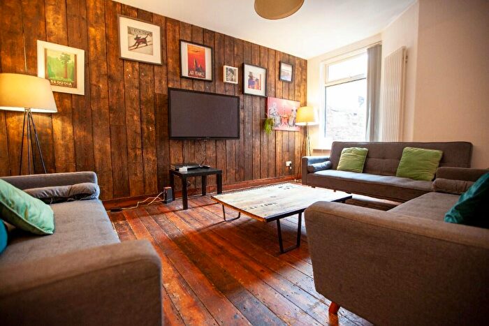 9 Bedroom Semi-Detached House To Rent In Ladybarn Lane, Manchester, Greater Manchester, M14