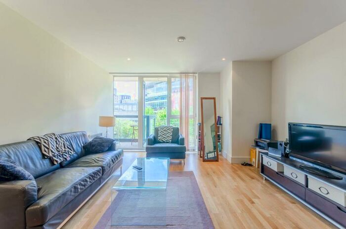 2 Bedroom Flat To Rent In Drayton Park, Angel, London, N5
