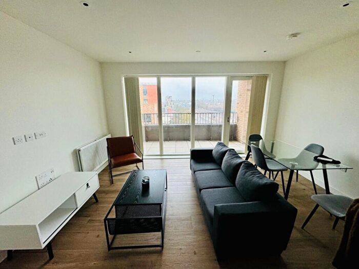 2 Bedroom Flat To Rent In Mary Neuner Road, London, N8