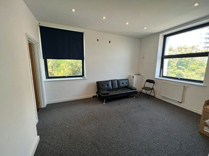 1 Bedroom Apartment To Rent In North Circular Road, London, NW10