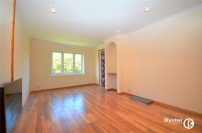 2 Bedroom Apartment To Rent In Maltby Drive, Enfield, EN1