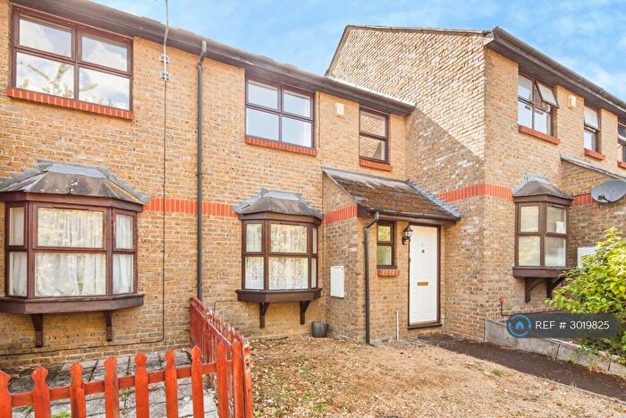 3 Bedroom Terraced House To Rent In Croftongate Way, London, SE4