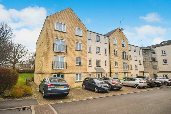 2 Bedroom Flat For Sale In Merchants Court, Leonard Place, Bingley, BD16