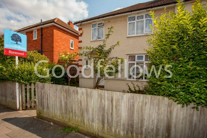 3 Bedroom House To Rent In Fleming Mead, Mitcham, Surrey, CR4