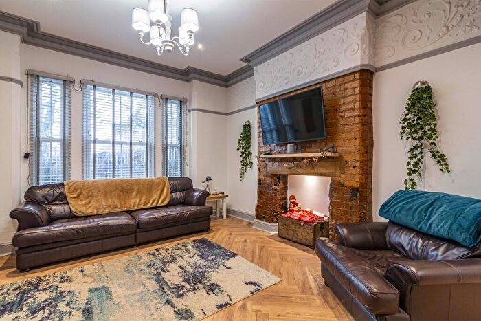 2 Bedroom Apartment To Rent In , Woodborough Road, NG3