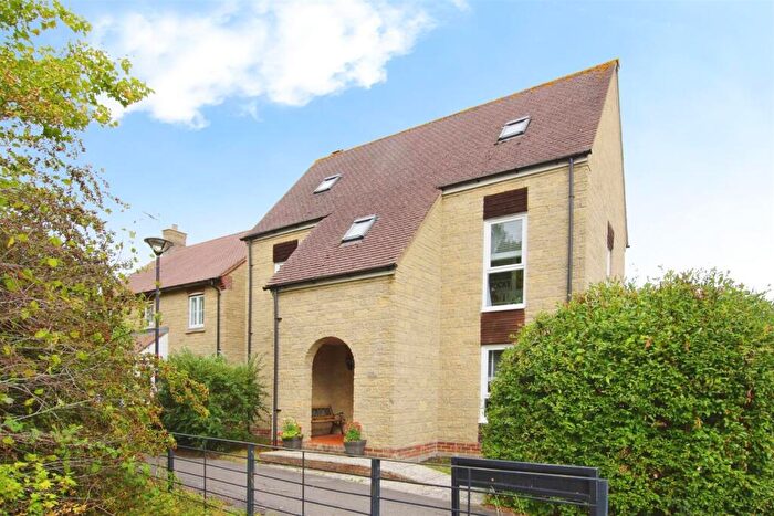 5 Bedroom Detached House For Sale In Grace Walk, Haydon End, SN25