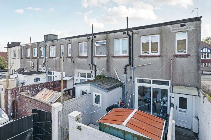 2 Bedroom Flat For Sale In Manor Road, Paignton, Devon, TQ3