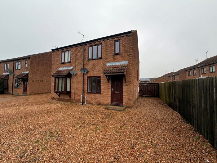 2 Bedroom House To Rent In Redbarn, Turves, PE7