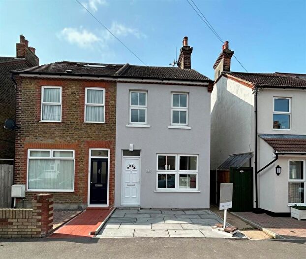 2 Bedroom Semi Detached House To Rent In Fetherston Road Stanford Le Hope, SS17