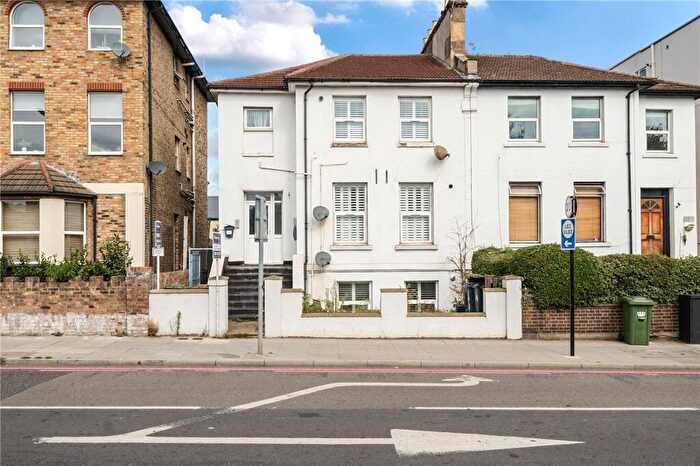 2 Bedroom Apartment For Sale In Stanstead Road, London, SE23