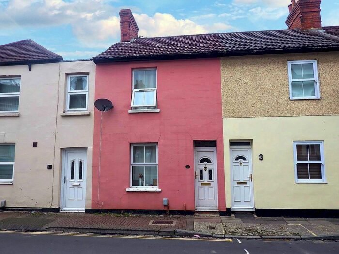 2 Bedroom Terraced House To Rent In Cross Street, Swindon, Wiltshire, SN1