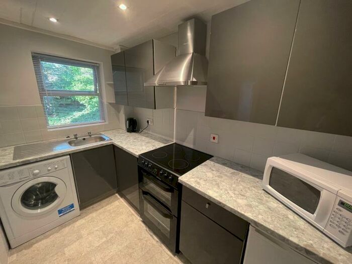 2 Bedroom Apartment To Rent In Aire View Court, Vesper Road, Kirkstall, Leeds, LS5