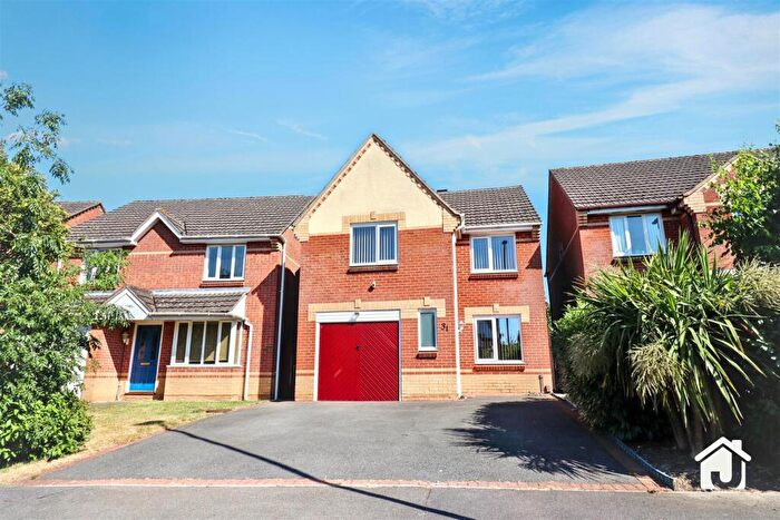 3 Bedroom Detached House For Sale In Lords Avenue, Thurcaston Park, Leicester, LE4
