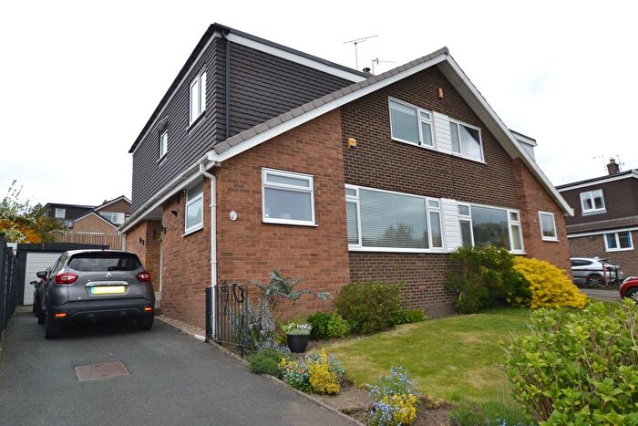 4 Bedroom Semi-Detached House For Sale In Brackendale Avenue, Bradford, BD10