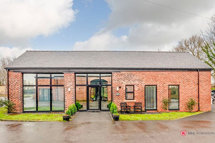 4 Bedroom Barn Conversion For Sale In Chestnut Barn, Phipps Lane, Burtonwood, WA5