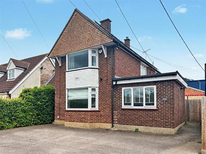 3 Bedroom Detached House For Sale In Robjohns Road, Chelmsford, CM1
